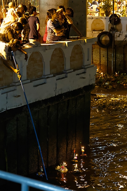 Bangkok la nuit, loy krathong-068